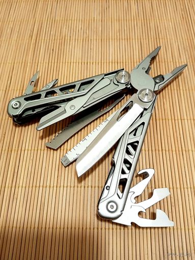 Мультитул 19 в 1 новый в коробке
