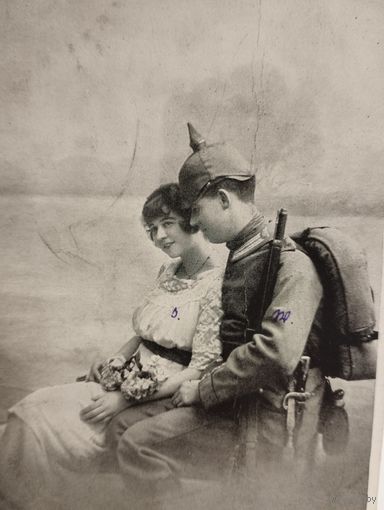 Фото ПМВ Боец в пекильхельме с винтовкой.Оригинал