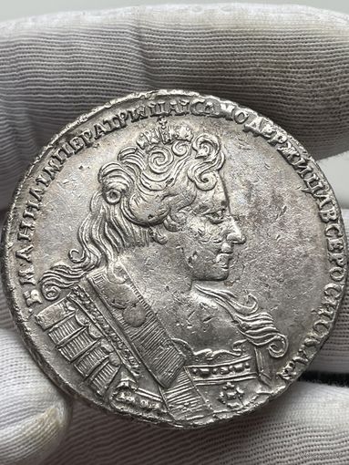 Рубль 1732 года с МЦ.Кладовая.Гурт узорчатый.Встречается реже.