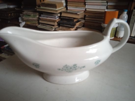 Старенький соусник