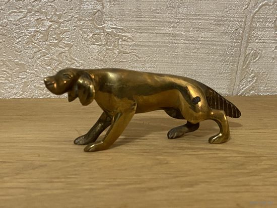Фигурка собачки на охоте, латунь, Европа.