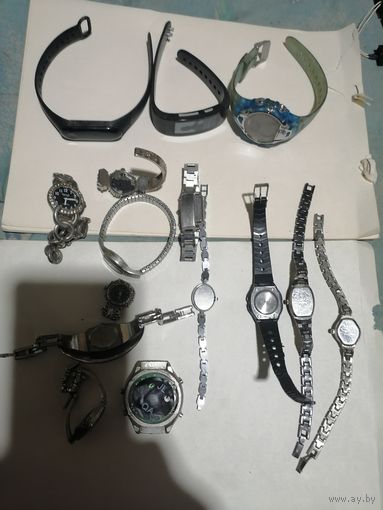 Часы кварцевые 15 шт., одним лотом. Старт с 2-х рублей. Смотрите другие лоты, много интересного.