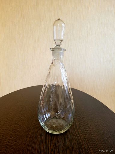 Винтажный графин, стекло.