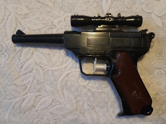 Водяной пистолет, производство Hong Kong, 1969 год, новый в упаковке.