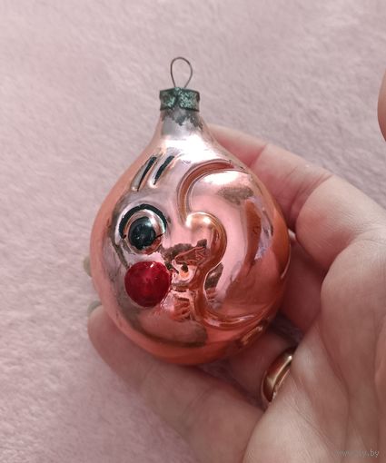 Елочные игрушки из стекла, месяц