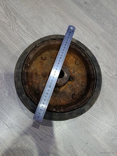 Поддерживающий каток Т-26 в реставрацию