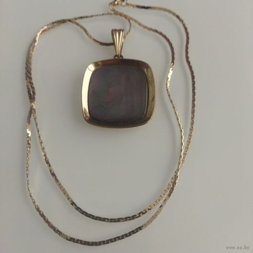 Крупный кулон со вставкой гелиотиса. Винтаж. Позолота. Пфорцхайм. Клеймо. 74 см. ,2х2 см..