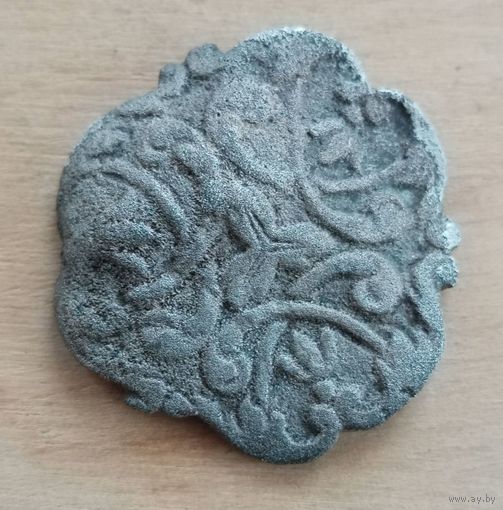 Старинная брошь