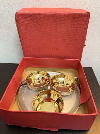 Винтажный кофейный набор ОЮММЕТ мельхиор ( посеребрение с позолотой ) СССР в идеальном состоянии в коробке .