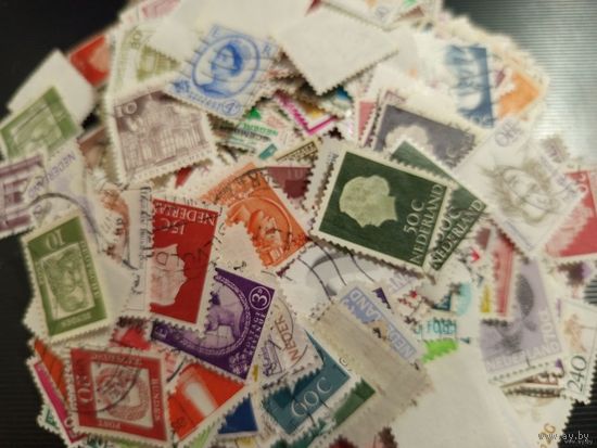 На удачу!!! 17 стандартных почтовых марок Европы (возможны повторы) - из мешка.