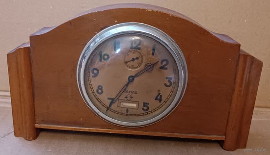 Редкие часы " Весна с днями недели". С 1 рубля!