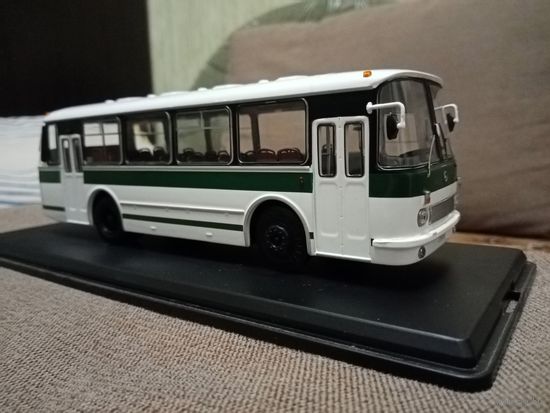 Автобус ЛаЗ-695Р. Сова.