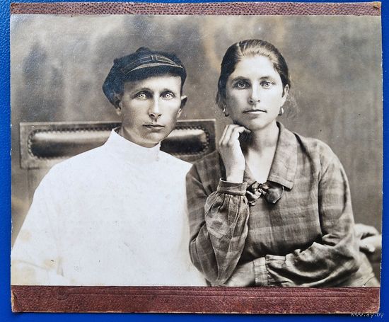 Фото мужчины и женщины. 1930-е. 9х12.5 см. На картоне