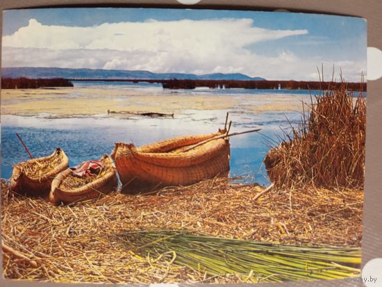 Перу. Лодки из самшита на священном озере Титикака