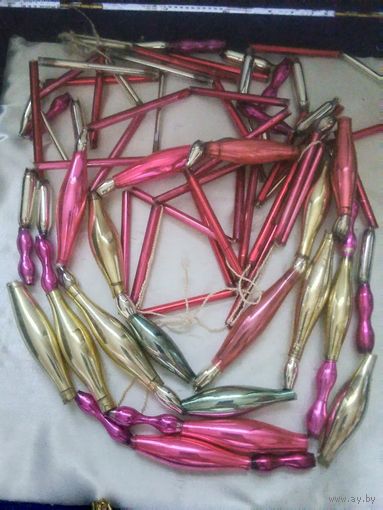 Ёлочные бусы из старинного стекляруса.2 шт.Цена за одни.