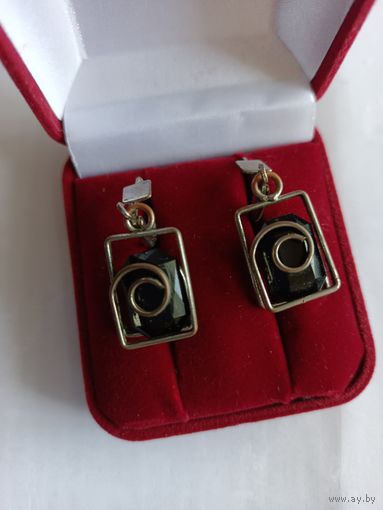 Серьги.