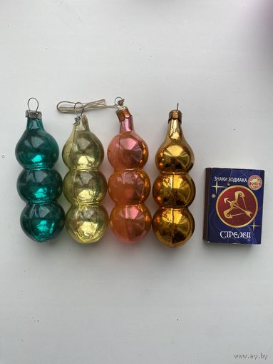 Лот елочных игрушек.