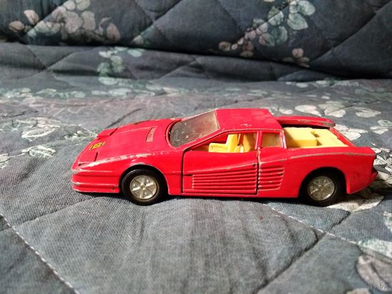 Модель автомобиля Ferrari 90-е