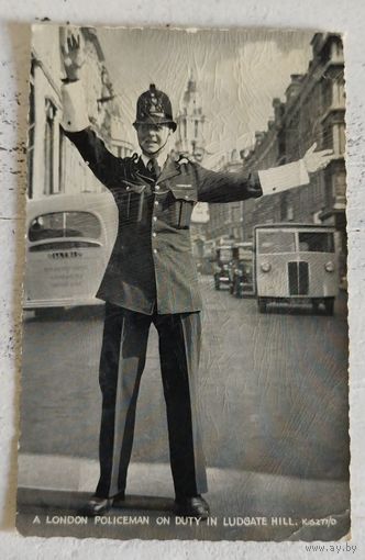 Полицейский на улице Лондона. 1958