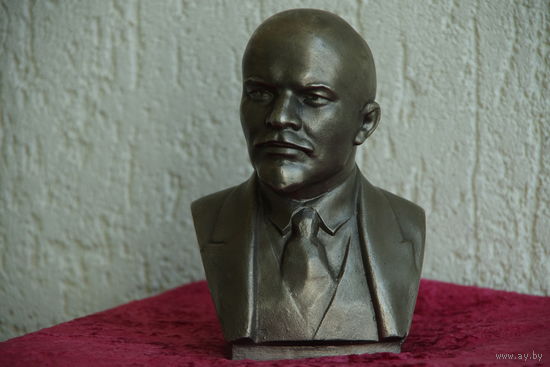 Бюст  Ленин    высота 19 см
