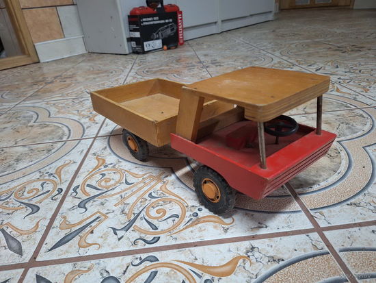 Грузовик - дерево из СССР