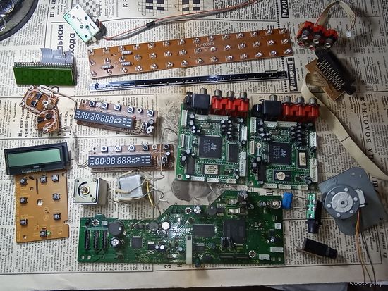 Платы , индикации и другие радиодетали одним лотом .