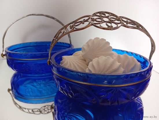 Цветное стекло. Корзинка. Вазочка. Синее стекло. Конфетница. Кобальт