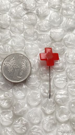 Значок Красный крест, пластик