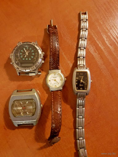 Лот часов "Полет" и др.