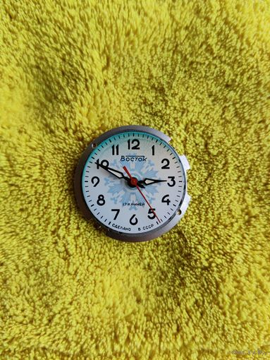 Часы ВОСТОК "Юношеские" механизм к часам, рабочий.