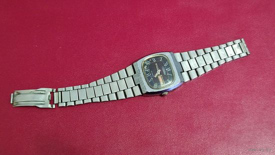 Часы Слава (танк)