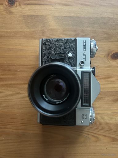 Фотоаппарат Зенит Е не частый