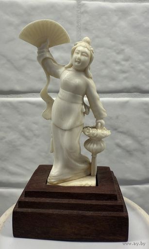 Фигурка из БИВНЯ МАМОНТА. 2  Распродажа коллекции!!!