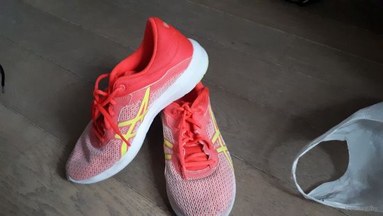 Кроссовки Asics FuzeX