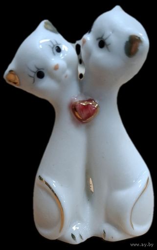 Фигурка фарфор - пара кошек 7.5 см