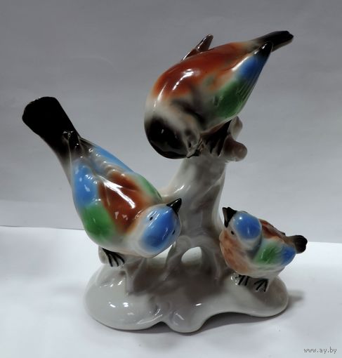 Статуэтка фарфоровая "Птицы" 70-е годы Германия. Высота 15 см. Целая, без реставрации.