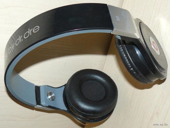 Наушники beats by dr.dre. Складывающиеся, проводные.