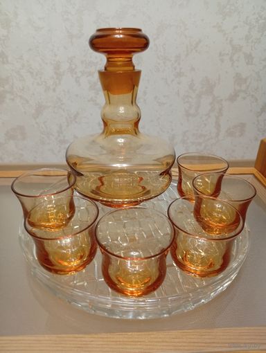 Набор графин с рюмками на подносе СССР