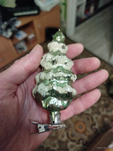 Ёлочка,целая,хороший сохран,с рубля