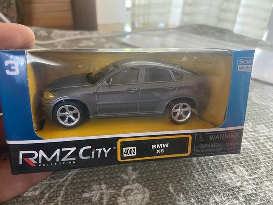 Модель автомобиля BMW X6