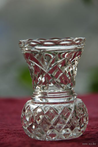 Ваза , вазочка  ( Богемия )   7,5 см   ( целая )