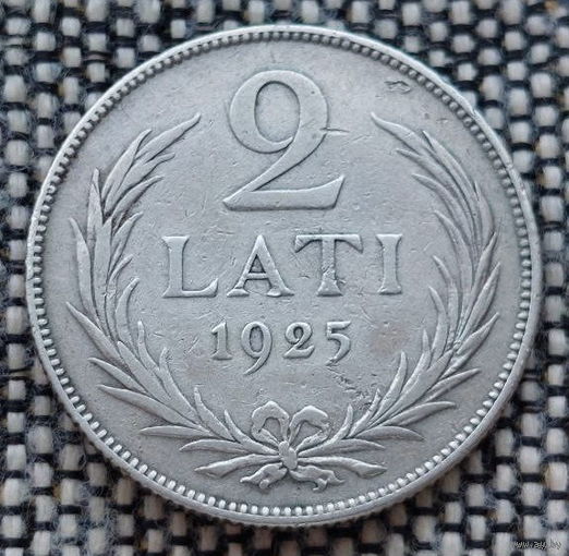 Латвия 2 лата 1925 года. Герб. Серебро! Швецкие автомобили марки Вольва. Сторгуй за свою цену, предложи обмен!