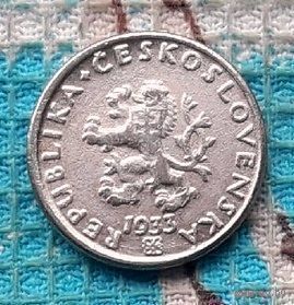 Чехословакия 20 геллер 1933 года. Редкий год! + смещение, брак! Предложи свою цену или обмен!