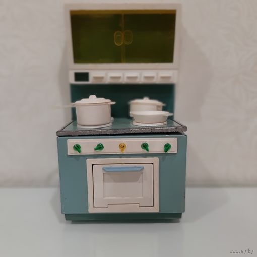 РЕДКОСТЬ ДЕТСКАЯ КУХНЯ(ПЛИТА) С ПОСУДОЙ