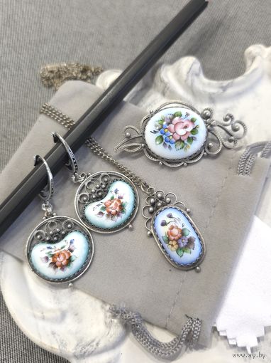 Шикарный комплект серьги, кулон и брошь, филигрань, скань, финифть, винтаж, СССР, мельхиор