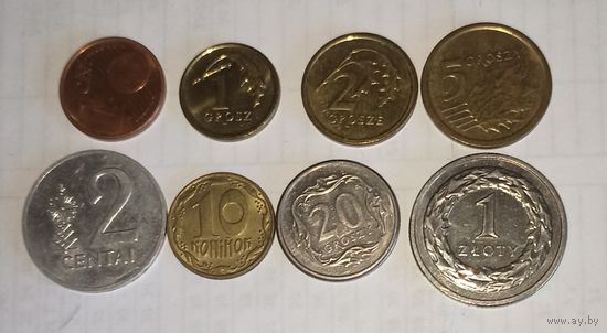 8 монет разных стран, цена за все