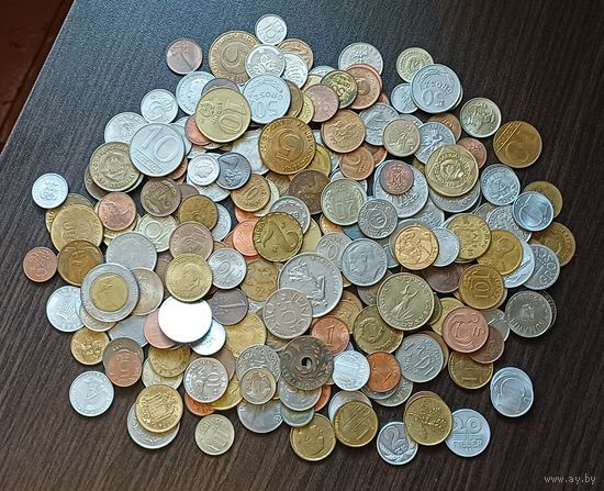 220 ОТЛИЧНЫХ МОНЕТ без РФ , Украины и СССР