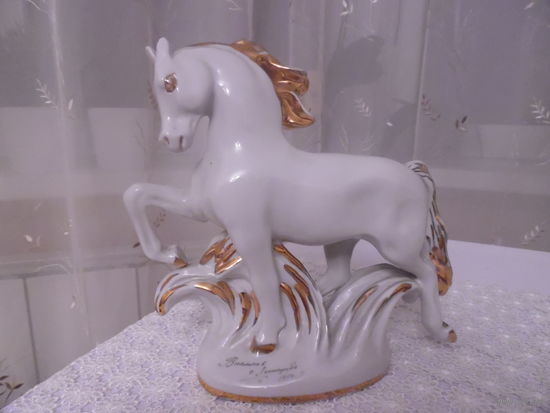 Конь-огонь фарфоровый 1959 г.в. в отличном состоянии лфз