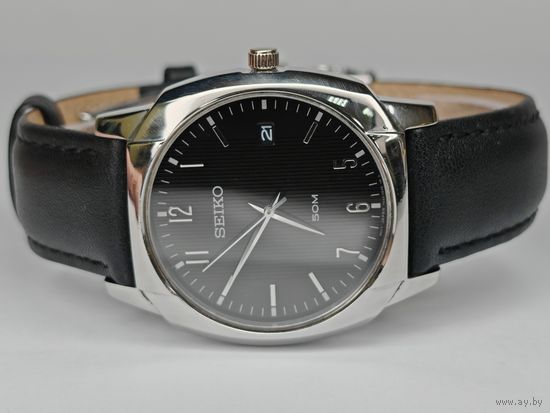 Часы Seiko кварц. Корпус D-37 мм. Идут точно. С рубля
