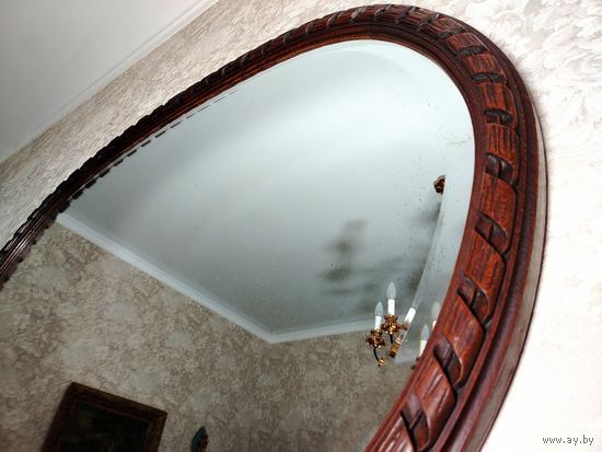 Старинное зеркало.